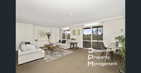 Spacious North-Facing Family Home with Stunning Range Views - Photo 5