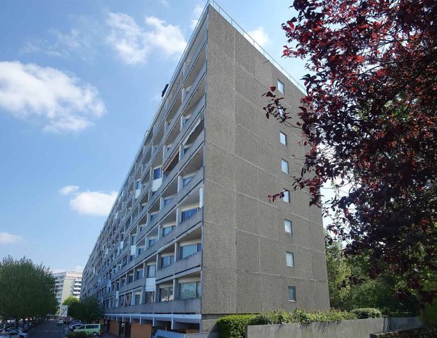 Appartement de 4 pièces avec balcon au 7ème étage – Rue des Bossons 2 - Photo 1