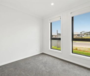 “BRAND NEW GRANNY FLAT WITH GARAGE AND NORTH FACING COURTYARD!” - Photo 2