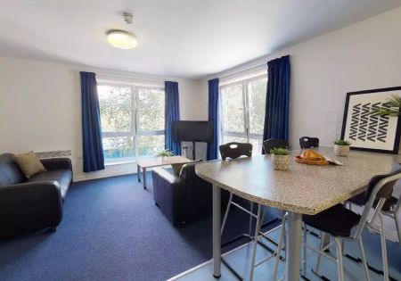 Silver En Suite - Photo 2