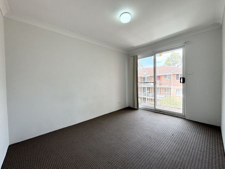 Wentworthville - Photo 4