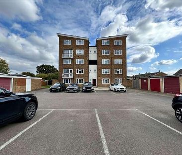 Pytt Field, Harlow, CM17 - Photo 6