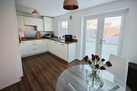 3 bedroom House To Let Total Size: 776 SQ FT - Photo 5