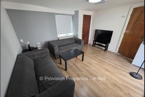 5 Bedroom Cardigan Road - Photo 1