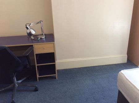 Southsea Francis Avenue 5 beds - Photo 4