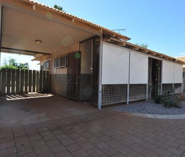 MOVE STRAIGHT IN! - Renovated 1x1 + Extras - Photo 4