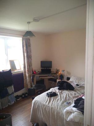 6 bedroom semi-detached house to rent - Photo 1