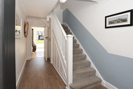 5 bedroom detached house to rent - Photo 3