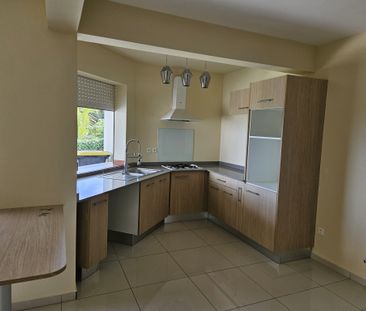 Location Maison 4 pièces 76m² PETIT BOURG 97170 - Photo 3