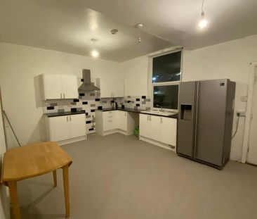 4 Bed Semi-Detached House, Nixon Avenue, LS9 - Photo 4