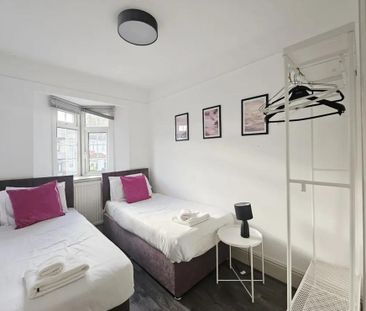 3 bedroom semi-detached house to rent - Photo 6