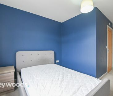 1 bed house of multiple occupation to rent in Lord John House, Hanl... - Photo 4