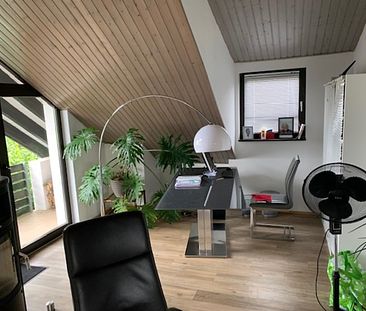 Topmöblierte, moderne 3-Zi-Whg. mit Kamin, Balkon in absoluter Ruhiglage...15min bis DHL und T-Com! - Photo 4