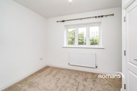 4 bedroom detached house to rent - Photo 2