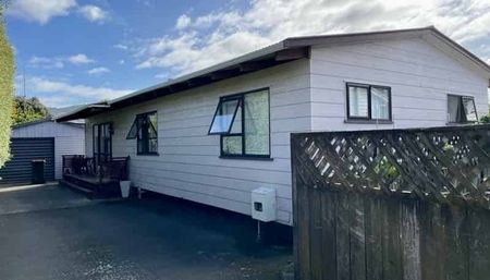 Lovely Home in Oxford Terrace - Photo 5