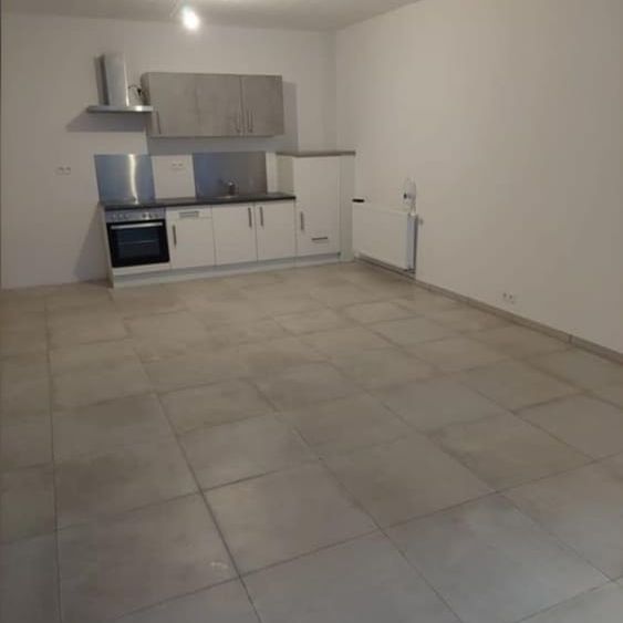 Appartement te huur - Photo 1