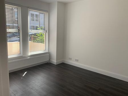 3beds Terraced House - Photo 2