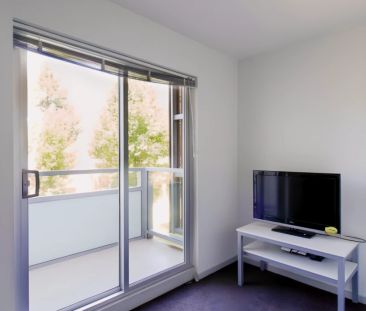 Medium 1 Bedroom with balcony style 1 - Photo 2