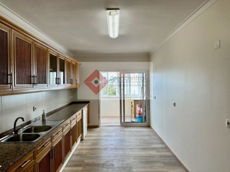 3 room luxury Flat for rent in Oeiras, Portugal - Photo 2