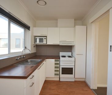 10/399 Kooyong Road, Elsternwick VIC 3185 - Apartment For Rent | Do... - Photo 2