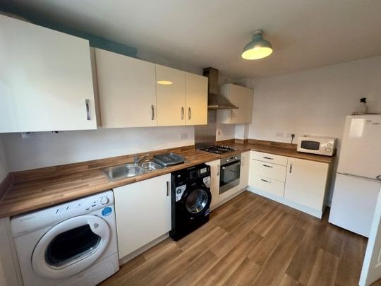 May Drive, Leicester, LE3 - Photo 1