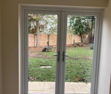 4 bedroom detached house to rent - Photo 2