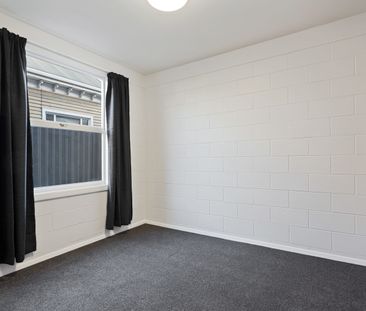 2 Bedroom Redecorated Unit in St Albans - Photo 5