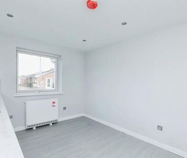 2 bedroom bungalow to rent - Photo 2