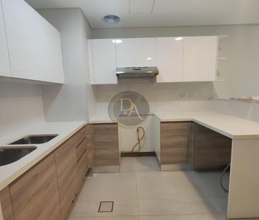 PRIME LOCATIONS | BURJ VIEW | SPACIOUS - Photo 2