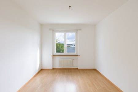 "Feel at Home Easily" - Photo 3