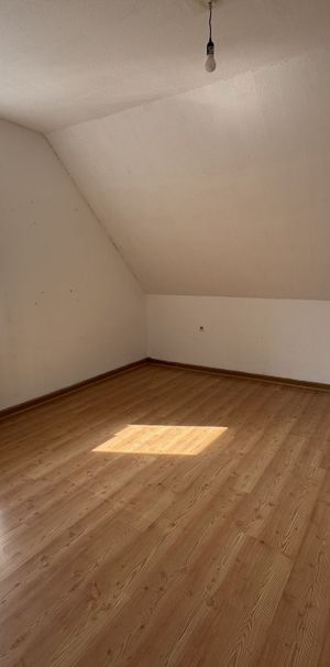 56599 Leutesdorf:Gemütliche 3 Zimmer Dachgeschosswohnung in verkehrsgünstiger Lage von Leutesdorf - Foto 1