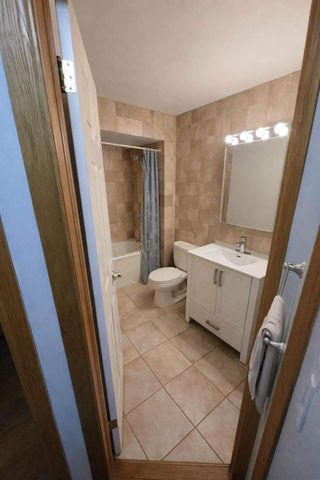For Lease - 869 Grenoble Boulevard, Pickering, Ontario - Photo 3