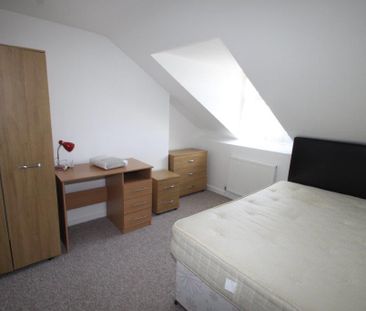 2 Bedroom | Flat 3, 9 North Road East, PL4 6AS - Photo 1