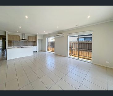 7 Garganey Road, Armstrong Creek, Vic 3217 - Photo 2