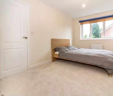 Room in a Shared House, Nigel Road, M9 - Photo 2