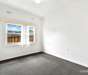 Charming 3 Bedroom Family Home - Photo 2