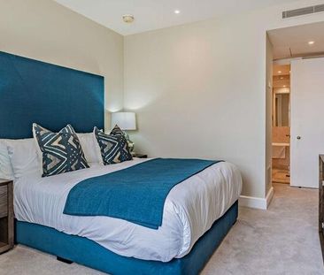 Circus Apartments, Canary Wharf - Photo 3