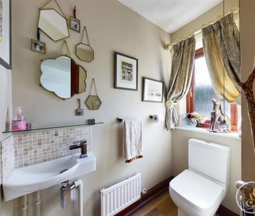 5 bedroom detached house to rent - Photo 4