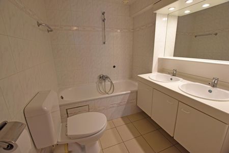 Appartement gelegen in hartje Zoute, op enkele passen van de Zeedijk - Photo 2