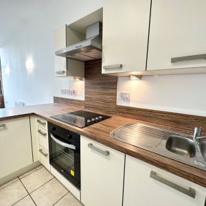 3 bedroom apartment to rent - Photo 2