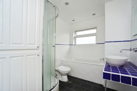 3 bedroom House To Let - Photo 5