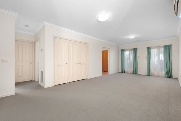 Three bedroom townhouse - Photo 1