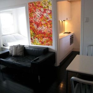 Beautifully restored Fully Furnished Art Deco Apartment - Photo 2