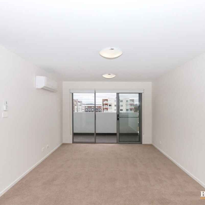 Times Square - Photo 1