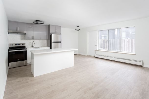 For Lease - 371 Lakeshore Road Unit# 105, Mississauga, Ontario - Photo 1