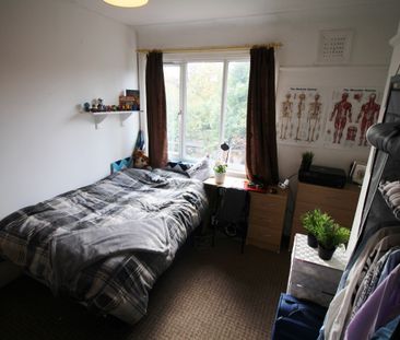 5 Bed - 2 Headingley Crescent, Headingley, Leeds - LS6 3EH - Student - Photo 1