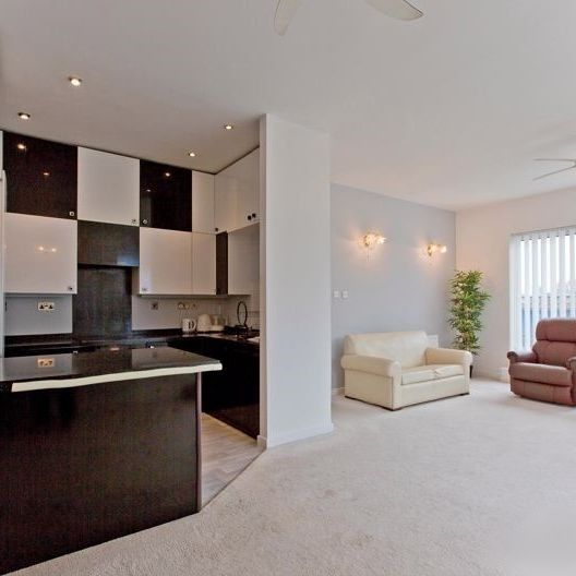 2 Bed Flat, Garland Court, E14 - Photo 1