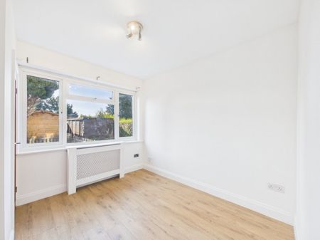 London Road, Ashford, Surrey,TW15 - Photo 3