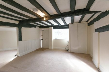 2 Bedroom - The Borough, Crondall - Photo 2