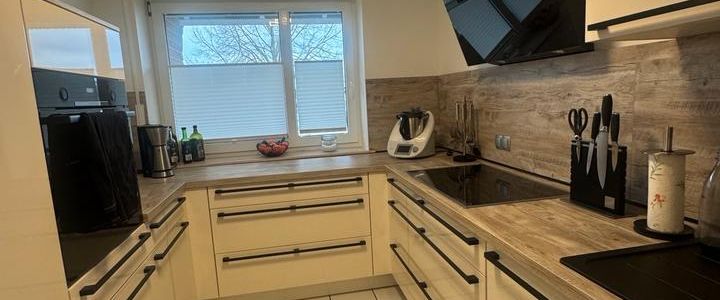 Charmante 2- Zimmer Wohnung | Balkon& Garage - Photo 1